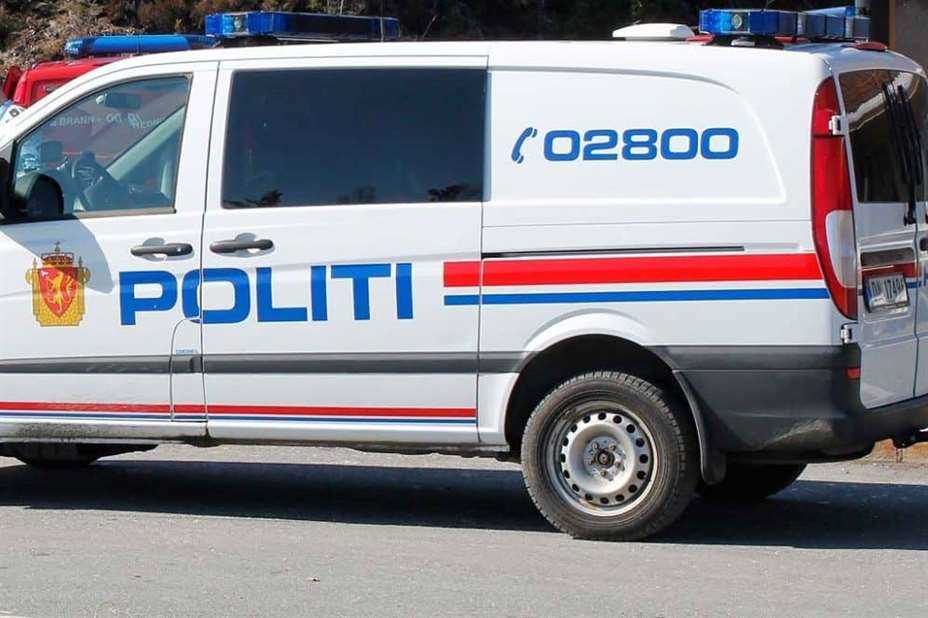 Politi maja cellebil