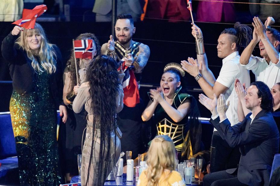 Alessandra festeggia la vittoria di Lauren all’Eurovision