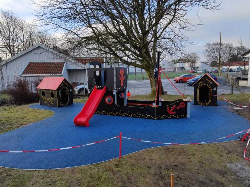 Avaldsnes barnehage kunne i fjor feire 50 års jubileum, samtidig sto det nye uteområdet klart. Foto: Odd Terje Stangeland / Karmøy kommune