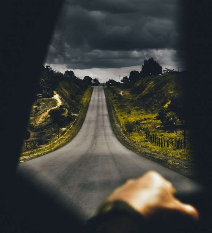 Bak rattet. Foto: Lucas Martins/Pexel