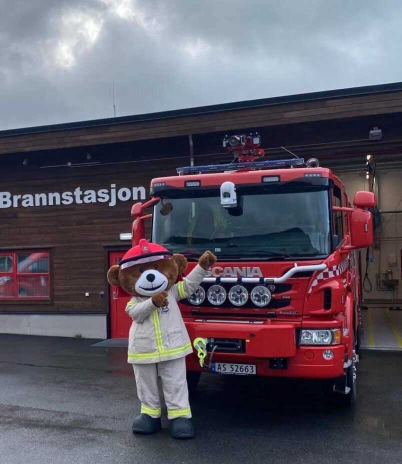 Brannbil med bjøris. Foto: Etne brann og redning.