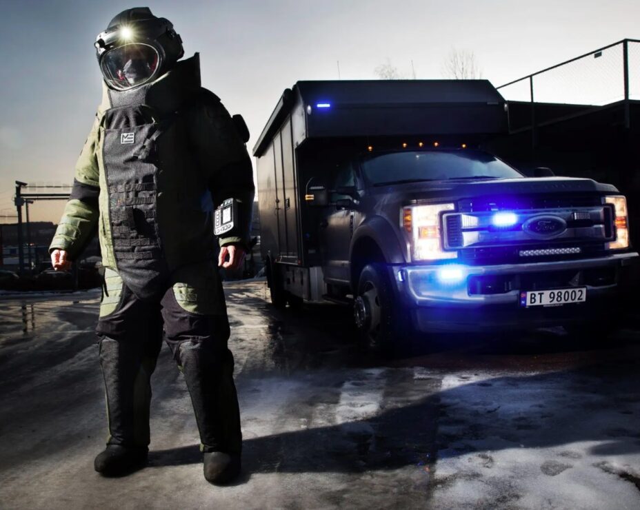 Politiets bombegruppe. Foto: Politiet/Sverre Jarild