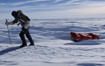 Arne-Kristian Glück-Teigland (35) fra Hardanger planlegger å bli verdens raskeste mann til Sydpolen. Foto: