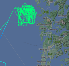 Et britisk militærfly av typen Boeing P8 Poseidon sirklet rundt langs kysten av Ausevoll Fitjar og Bømlo natt til onsdag. Foto: Flightradar