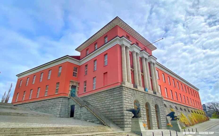 Rådhuset i Haugesund. FOTO: Hjertepenn Dagfinn Torp