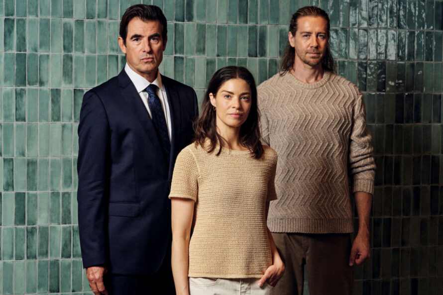 Filmen "Den hemmelige kvinne" blir innspiltpå Haaheim Gaard på Tysnes. Foto: Nikolaj Thanning Rentzmann/Netflix/PR-foto/Free