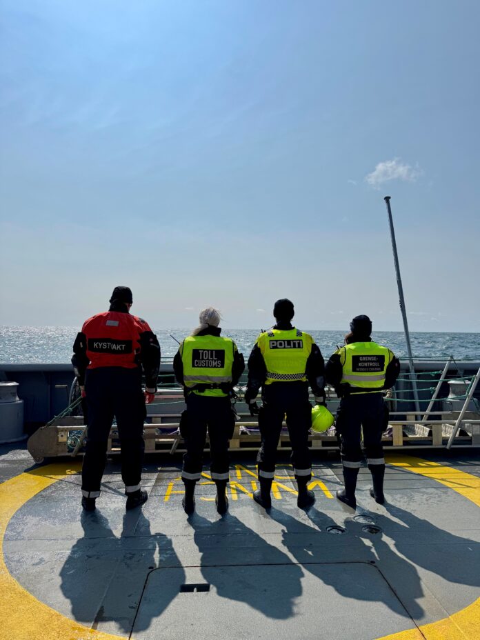 Sør-Vest politidistrikt gjennomførte sammen med Tolletaten og Kystvakten en omfattende kontrollaksjon av utenlandske lystfartøy 10.-12. juni 2025. Foto: Politiet.