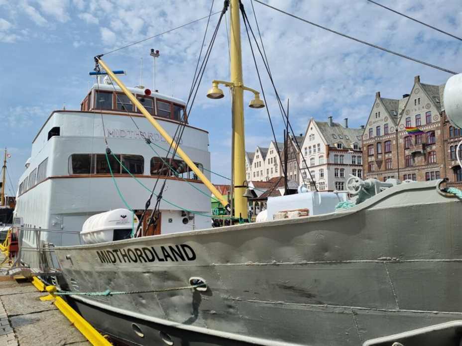 Veteranbåten MS «Midthordland». ligger her til kai i Bergen. Foto: Tomas Johannessen/Radio Haugaland