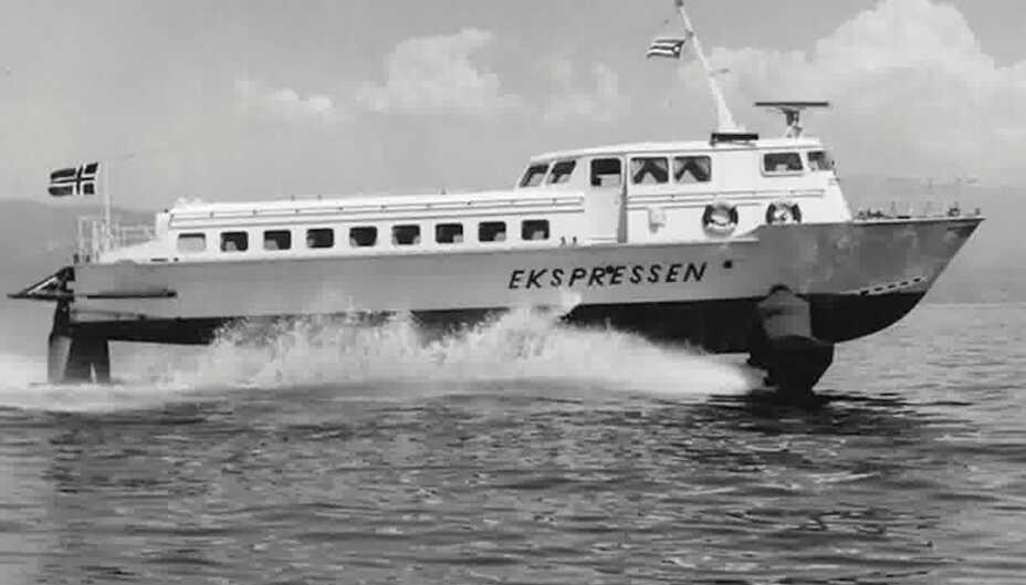 Her er båten under prøvetur i Italia i 1961. For å unngå namnelikskap med eit anna fartøy, skal han no gå under namnet «Dsd Ekspressen». Foto: Stiftinga Dsd Ekspressen.